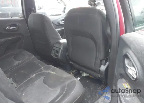 2015 Jeep Cherokee Latitude из США, поврежденный, VIN 1C4PJMCB8FW693583